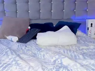 PocahontasFg's Live Sex Cam Show