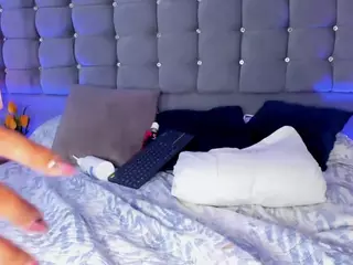 PocahontasFg's Live Sex Cam Show