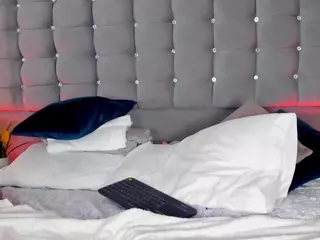 PocahontasFg's Live Sex Cam Show