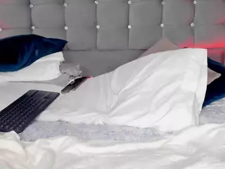 PocahontasFg's Live Sex Cam Show