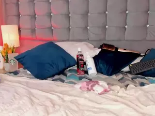 PocahontasFg's Live Sex Cam Show