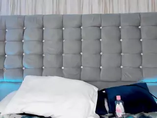 PocahontasFg's Live Sex Cam Show