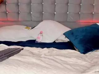 PocahontasFg's Live Sex Cam Show