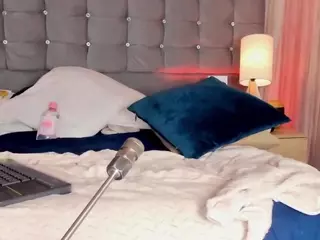 PocahontasFg's Live Sex Cam Show