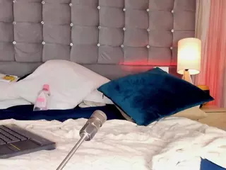 PocahontasFg's Live Sex Cam Show
