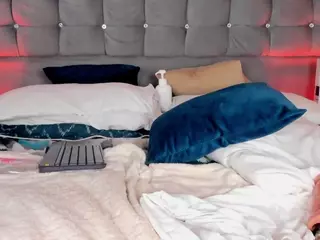 PocahontasFg's Live Sex Cam Show