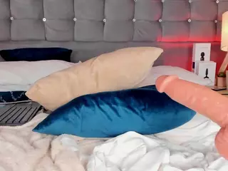 PocahontasFg's Live Sex Cam Show