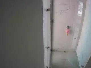 voyeurcam casa salsa shower 1's Live Sex Cam Show