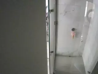 voyeurcam casa salsa shower 1's Live Sex Cam Show
