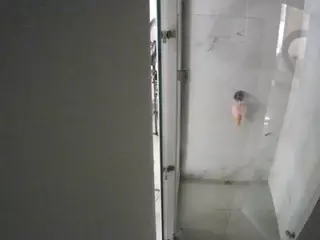 voyeurcam casa salsa shower 1's Live Sex Cam Show