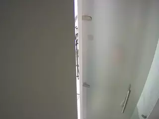 voyeurcam casa salsa shower 1's Live Sex Cam Show