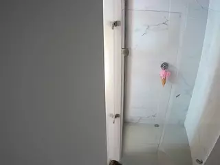 voyeurcam casa salsa shower 1's Live Sex Cam Show