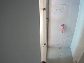 voyeurcam casa salsa shower 1's Live Sex Cam Show