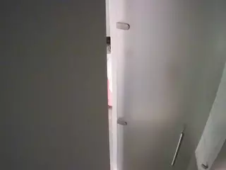 voyeurcam casa salsa shower 1's Live Sex Cam Show