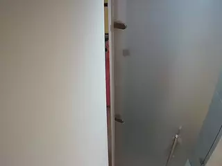 voyeurcam casa salsa shower 1's Live Sex Cam Show