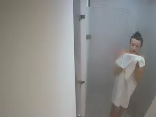 voyeurcam casa salsa shower 1's Live Sex Cam Show
