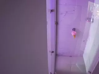 voyeurcam casa salsa shower 1's Live Sex Cam Show