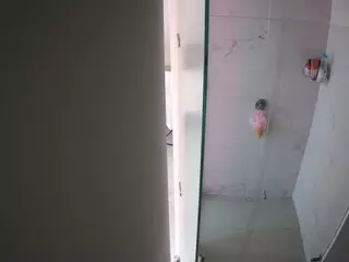 voyeurcam casa salsa shower 1's Live Sex Cam Show