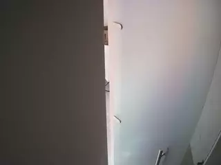 voyeurcam casa salsa shower 1's Live Sex Cam Show