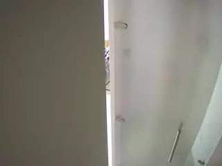 voyeurcam casa salsa shower 1's Live Sex Cam Show