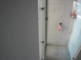 voyeurcam casa salsa shower 1's Live Sex Cam Show
