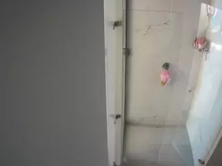 voyeurcam casa salsa shower 1's Live Sex Cam Show