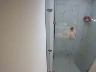 voyeurcam casa salsa shower 1's Live Sex Cam Show