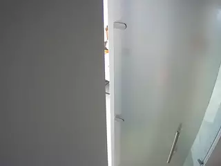 voyeurcam casa salsa shower 1's Live Sex Cam Show