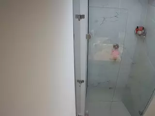 voyeurcam casa salsa shower 1's Live Sex Cam Show