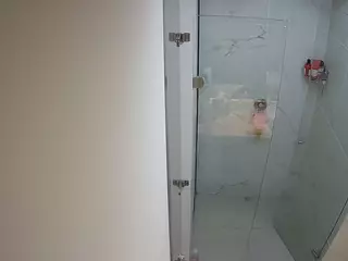 voyeurcam casa salsa shower 1's Live Sex Cam Show