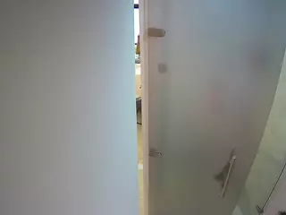 voyeurcam casa salsa shower 1's Live Sex Cam Show