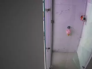 voyeurcam casa salsa shower 1's Live Sex Cam Show