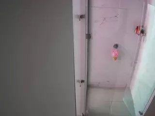 voyeurcam casa salsa shower 1's Live Sex Cam Show