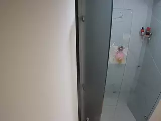 voyeurcam casa salsa shower 1's Live Sex Cam Show