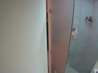 voyeurcam casa salsa shower 1's Live Sex Cam Show