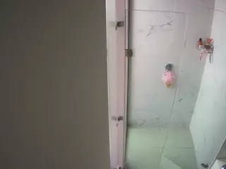 voyeurcam casa salsa shower 1's Live Sex Cam Show