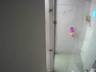 voyeurcam casa salsa shower 1's Live Sex Cam Show