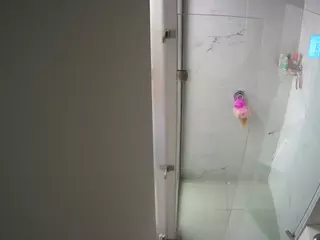 voyeurcam casa salsa shower 1's Live Sex Cam Show