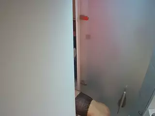 voyeurcam casa salsa shower 1's Live Sex Cam Show
