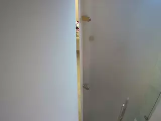 voyeurcam casa salsa shower 1's Live Sex Cam Show