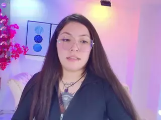IssaReel's Live Sex Cam Show