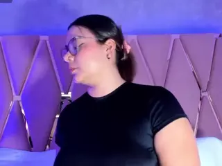 Mady James's Live Sex Cam Show