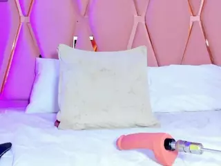 Mady James's Live Sex Cam Show