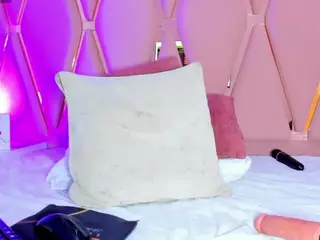 Mady James's Live Sex Cam Show