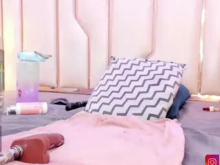 KiimLogan's Live Sex Cam Show