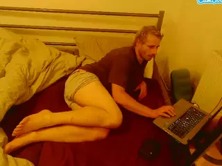 tomtech2323's Live Sex Cam Show