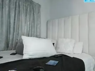 Bustygoddess32's Live Sex Cam Show