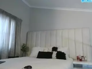 Bustygoddess32's Live Sex Cam Show