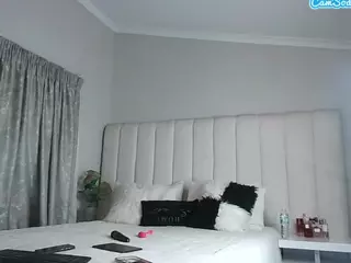 Bustygoddess32's Live Sex Cam Show