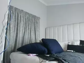 Bustygoddess32's Live Sex Cam Show